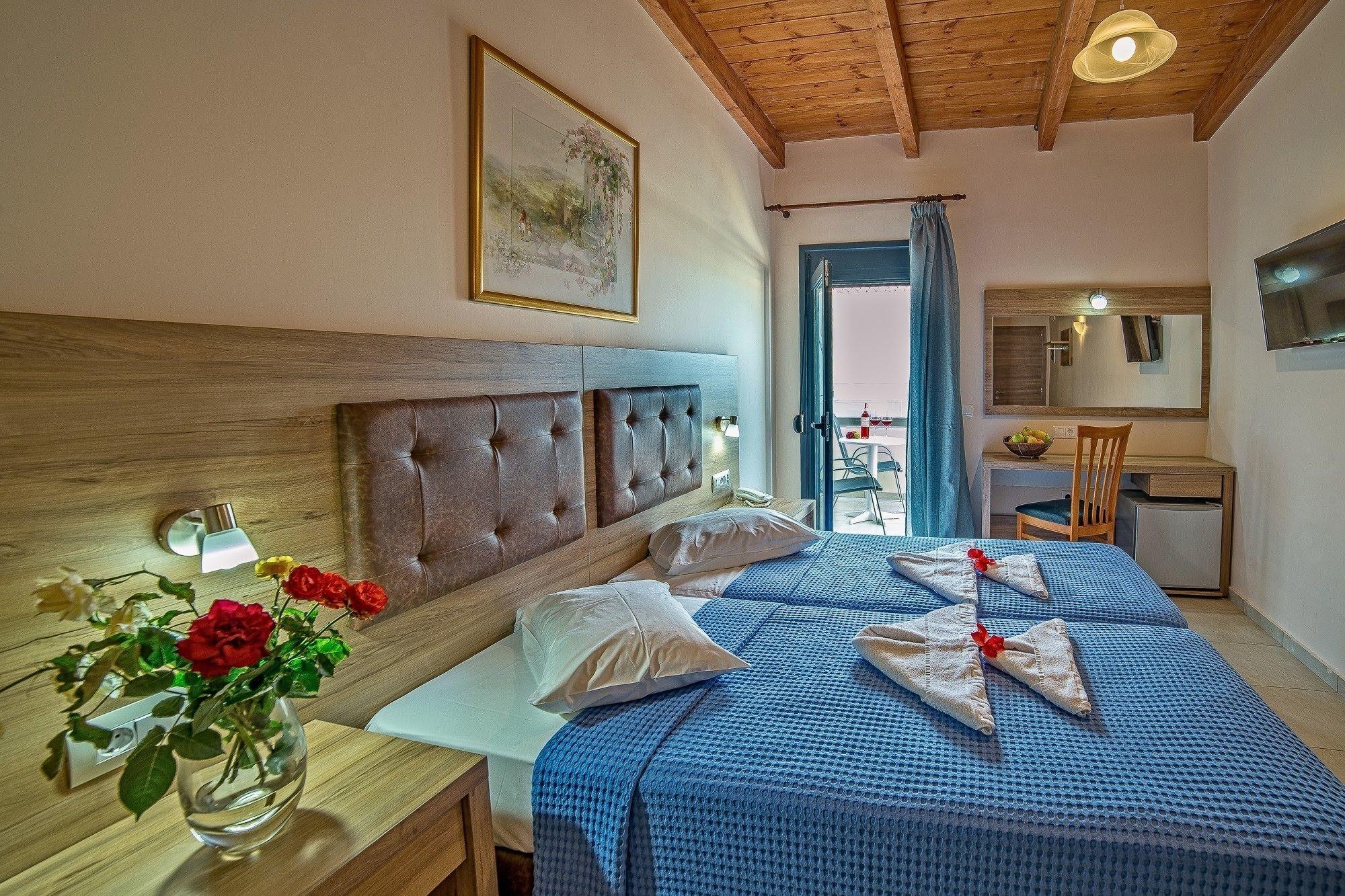 Blue Aegean Hotel & Suites Gouves Esterno foto