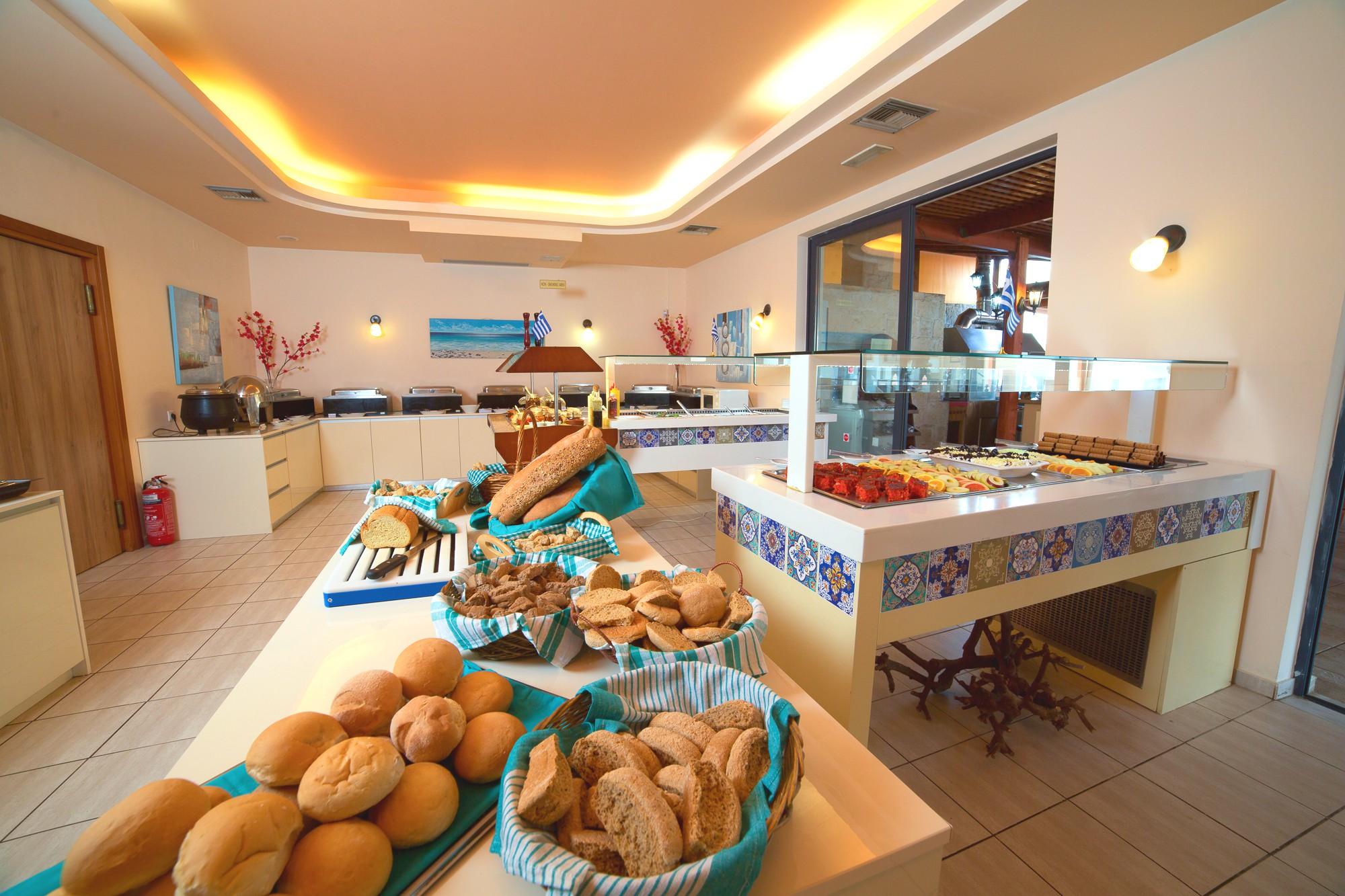 Blue Aegean Hotel & Suites Gouves Esterno foto