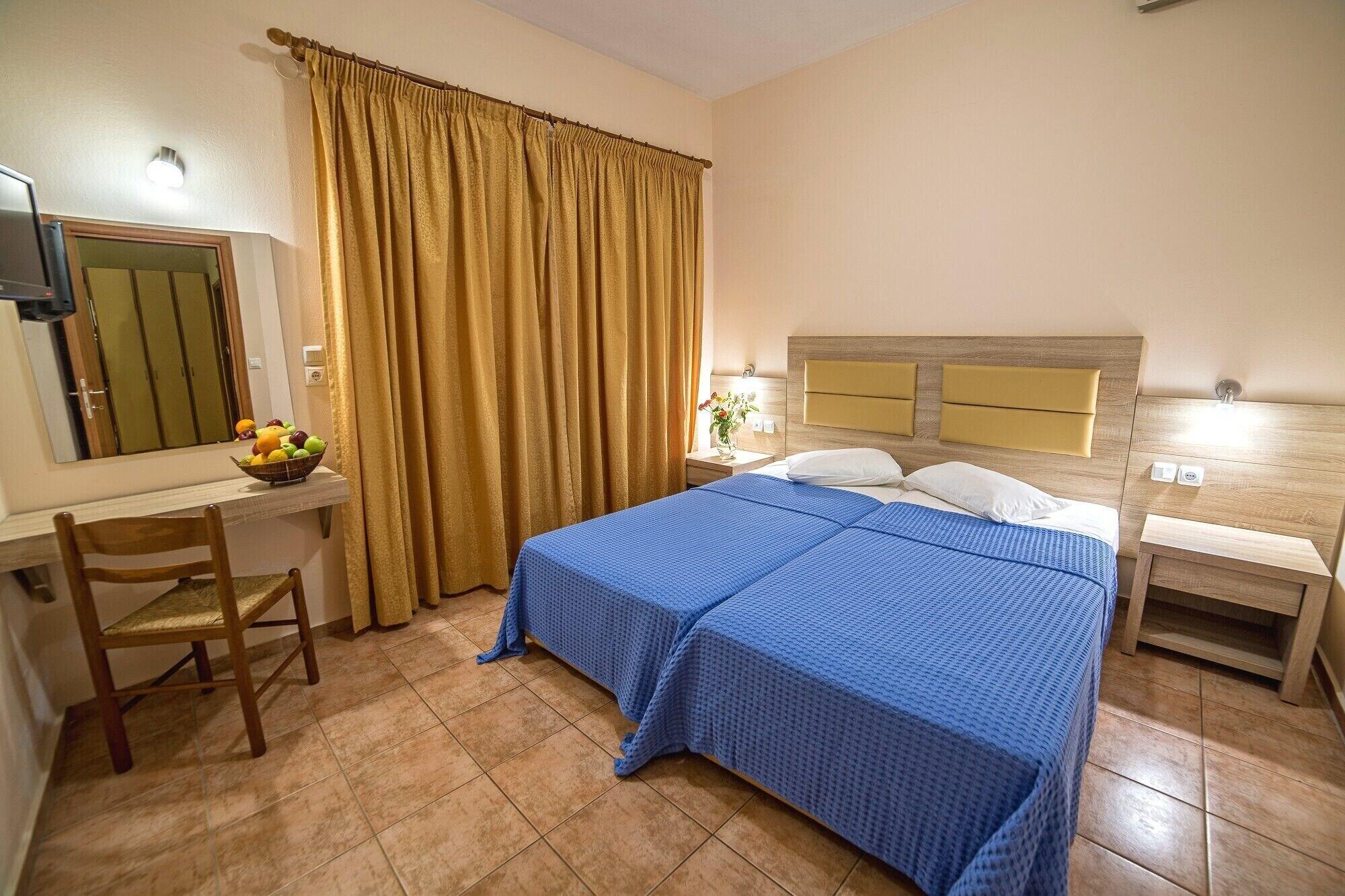 Blue Aegean Hotel & Suites Gouves Esterno foto