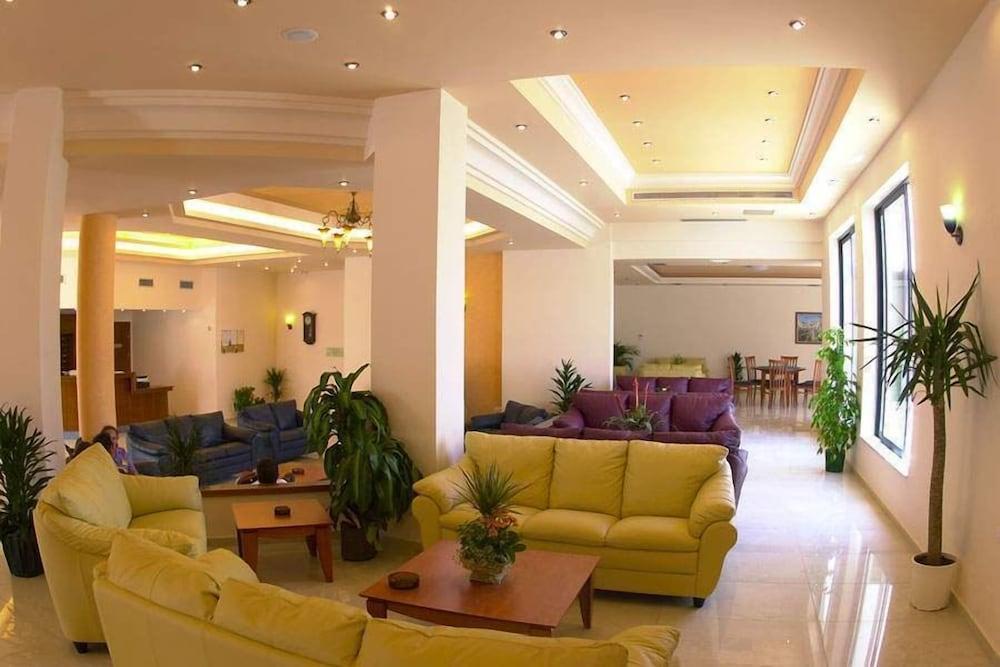 Blue Aegean Hotel & Suites Gouves Esterno foto