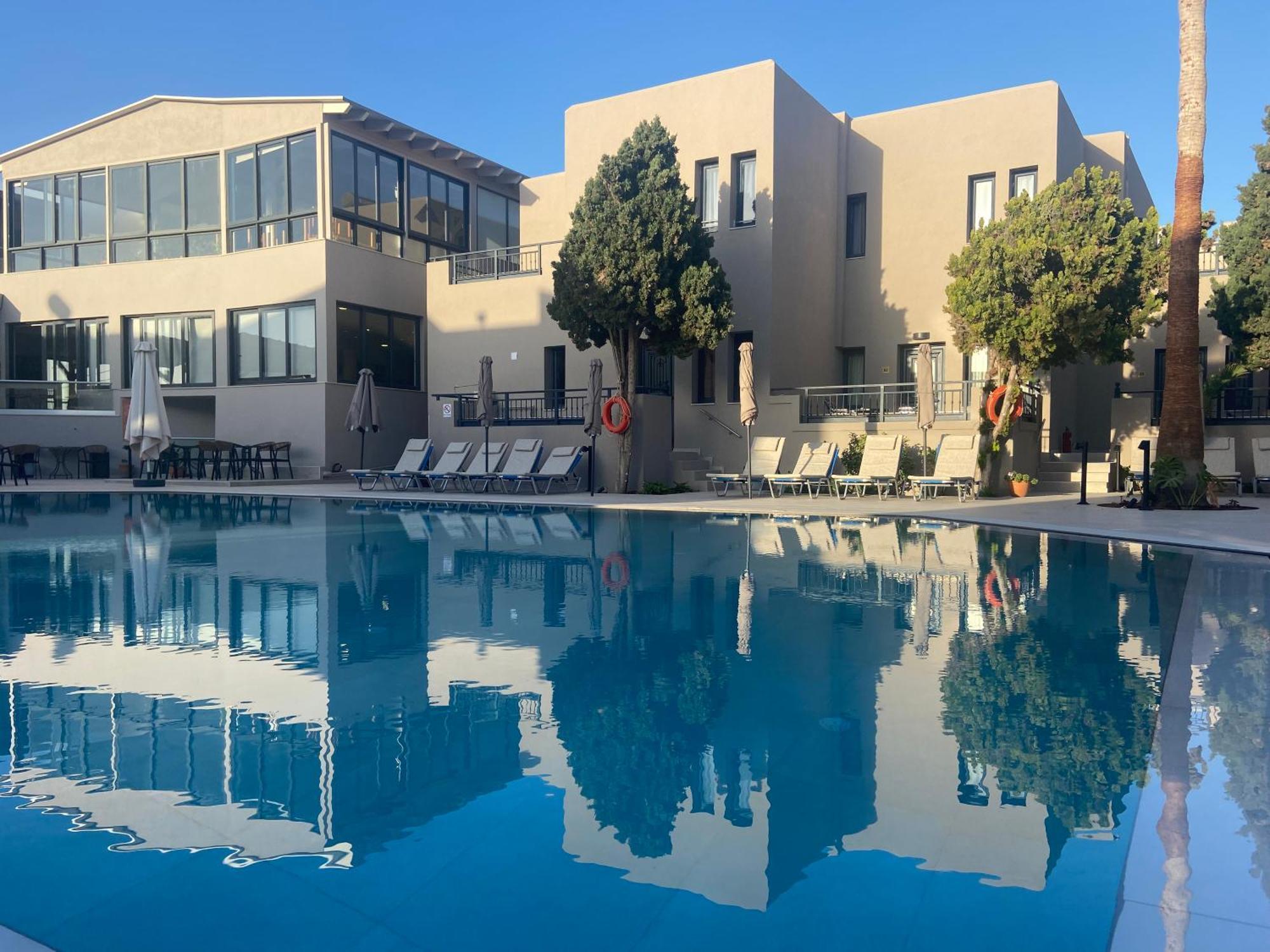 Blue Aegean Hotel & Suites Gouves Esterno foto