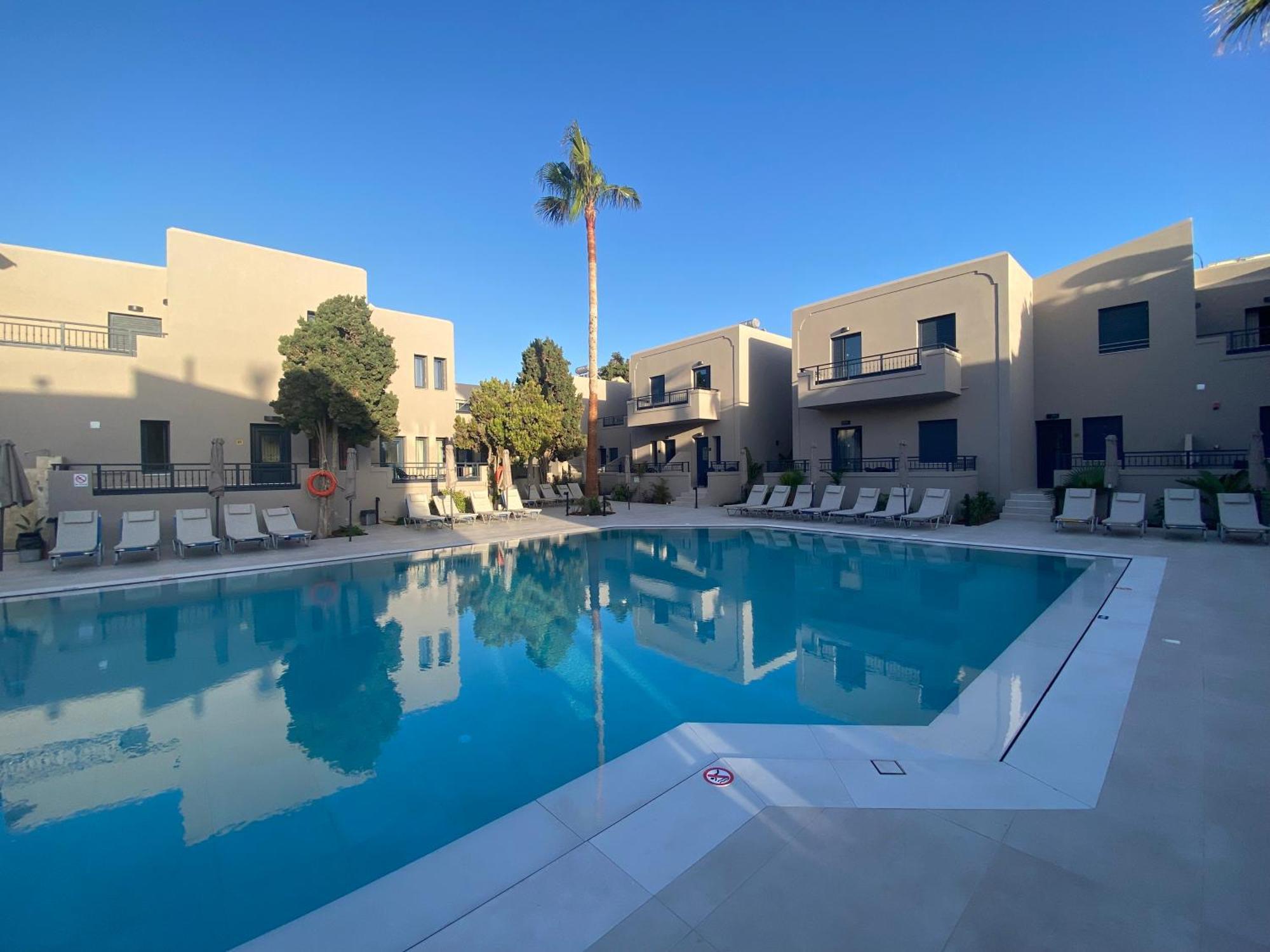 Blue Aegean Hotel & Suites Gouves Esterno foto