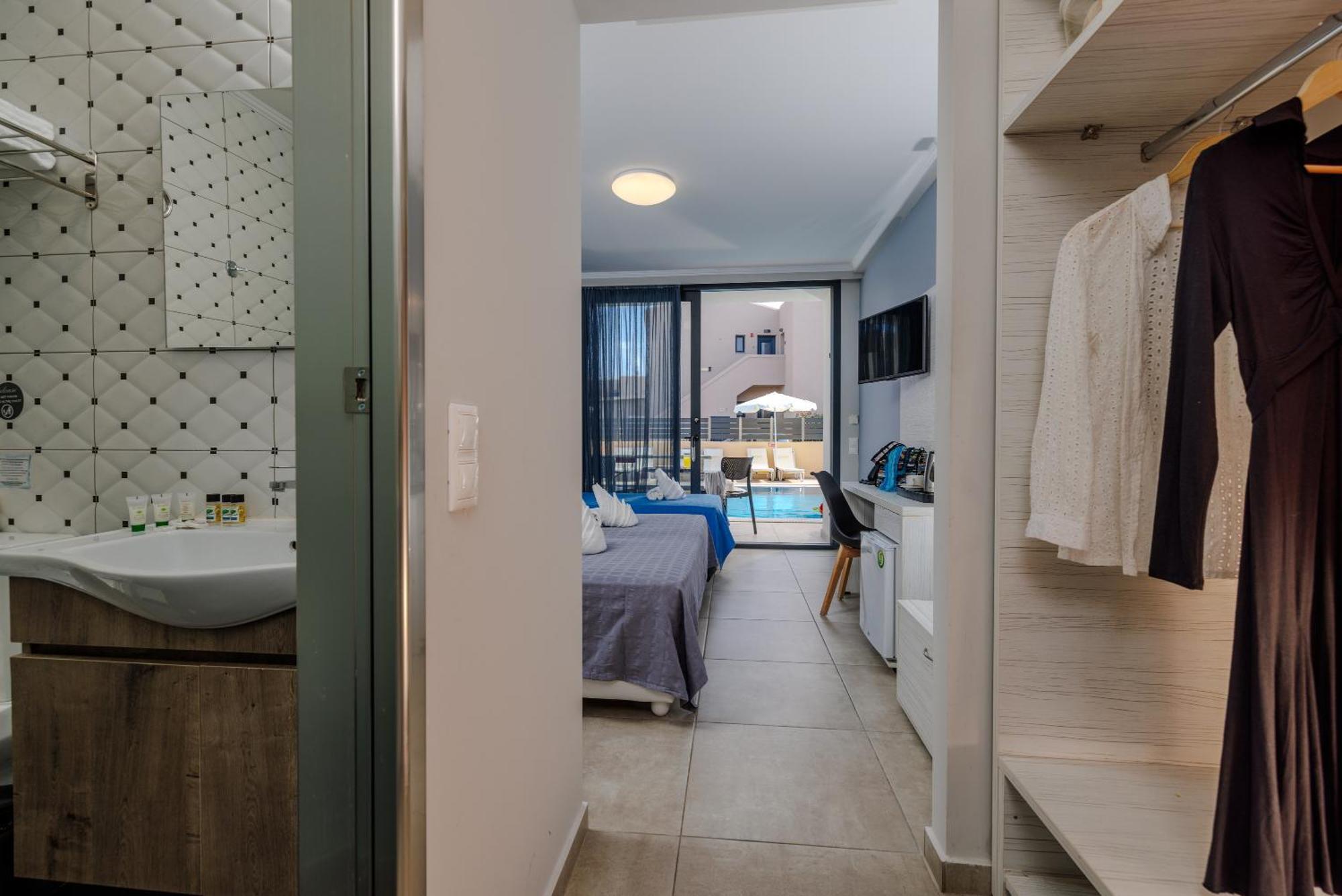 Blue Aegean Hotel & Suites Gouves Esterno foto